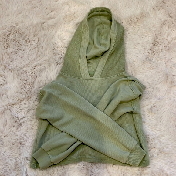 Light green womans XS American Eagle cropped hoodie with tags - Picture 1 of 4